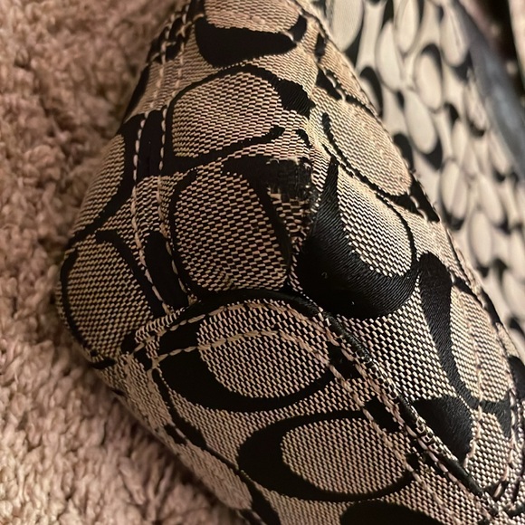 Coach Crossbody - Picture 10 of 16